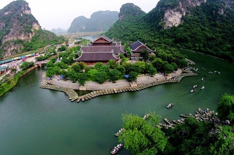 HANOI - TRANG AN ( NINH BINH PROVINE ) - HA LONG BAY