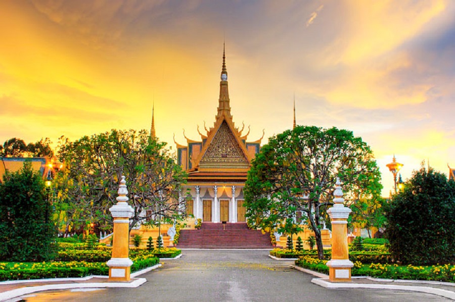 PHNOMPENH - SIEM REAP